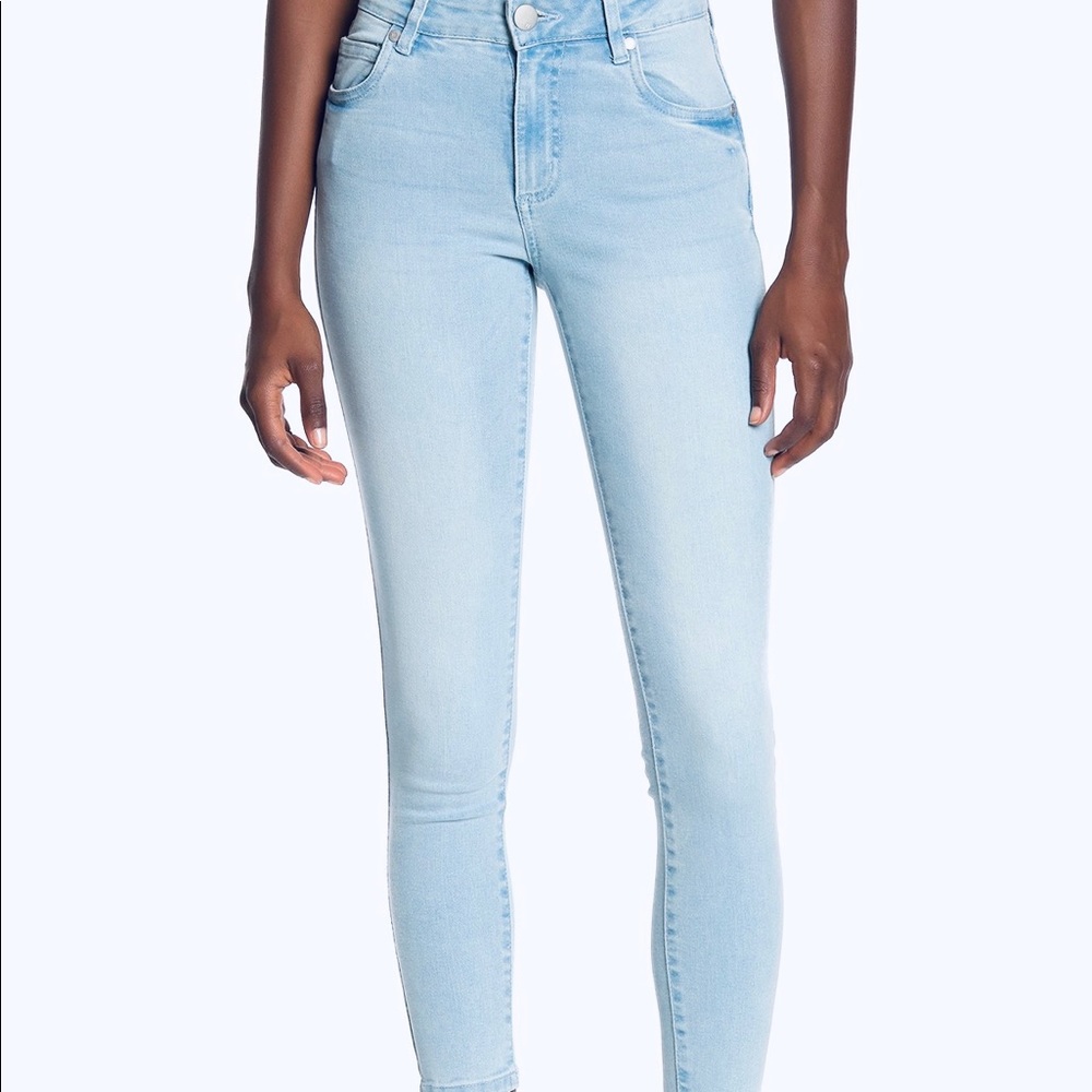Light Wash Jeans